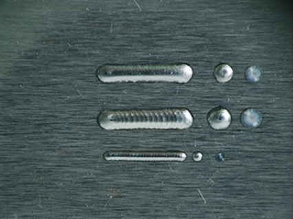 <a href='http://m.phrisa.com/product/3.htm' class='text_a'>模具激光焊機(jī)</a>修復(fù)鏡面模具效果